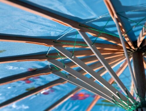 Как сделать козырек над крыльцом из поликарбоната