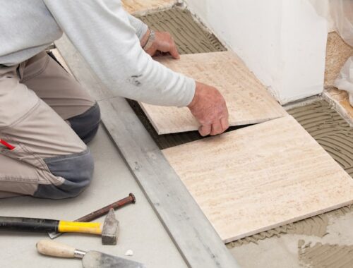 Укладка плитки на фанеру в деревянном доме