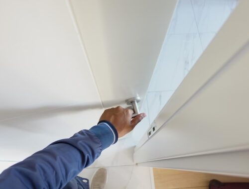 Чем заделать швы между плитами перекрытия на потолке