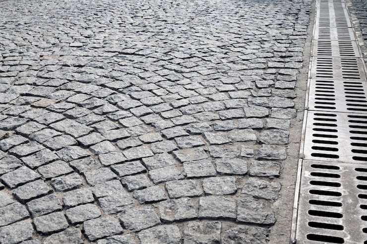 Укладка тротуарной плитки на старое бетонное основание