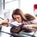 Почему не открывается капот на гранте из салона